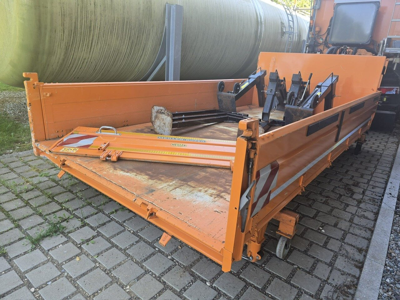 MAN TGS 28.400 6x4-4 BL TGS 28.400 6x4-4 BL, EEV, Lenk-/Liftachse, Wechselsystem - Tipper: picture 2 MAN TGS 28.400 6x4-4 BL TGS 28.400 6x4-4 BL, EEV, Lenk-/Liftachse, Wechselsystem - Tipper: picture 2