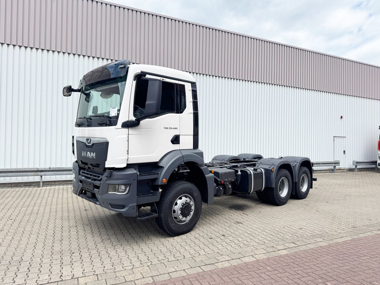 MAN TGS 33.480 6x6 BB CH TGS 33.480 6x6 BB CH, Hohe Bauart, Nebenantrieb - Cab chassis truck: picture 1 MAN TGS 33.480 6x6 BB CH TGS 33.480 6x6 BB CH, Hohe Bauart, Nebenantrieb - Cab chassis truck: picture 1