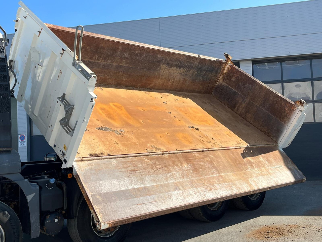MAN TGS 35.460 8X4 BB TGS 35.460 8X4 BB, Meiller Bordmatik 13m³ - Tipper: picture 2 MAN TGS 35.460 8X4 BB TGS 35.460 8X4 BB, Meiller Bordmatik 13m³ - Tipper: picture 2