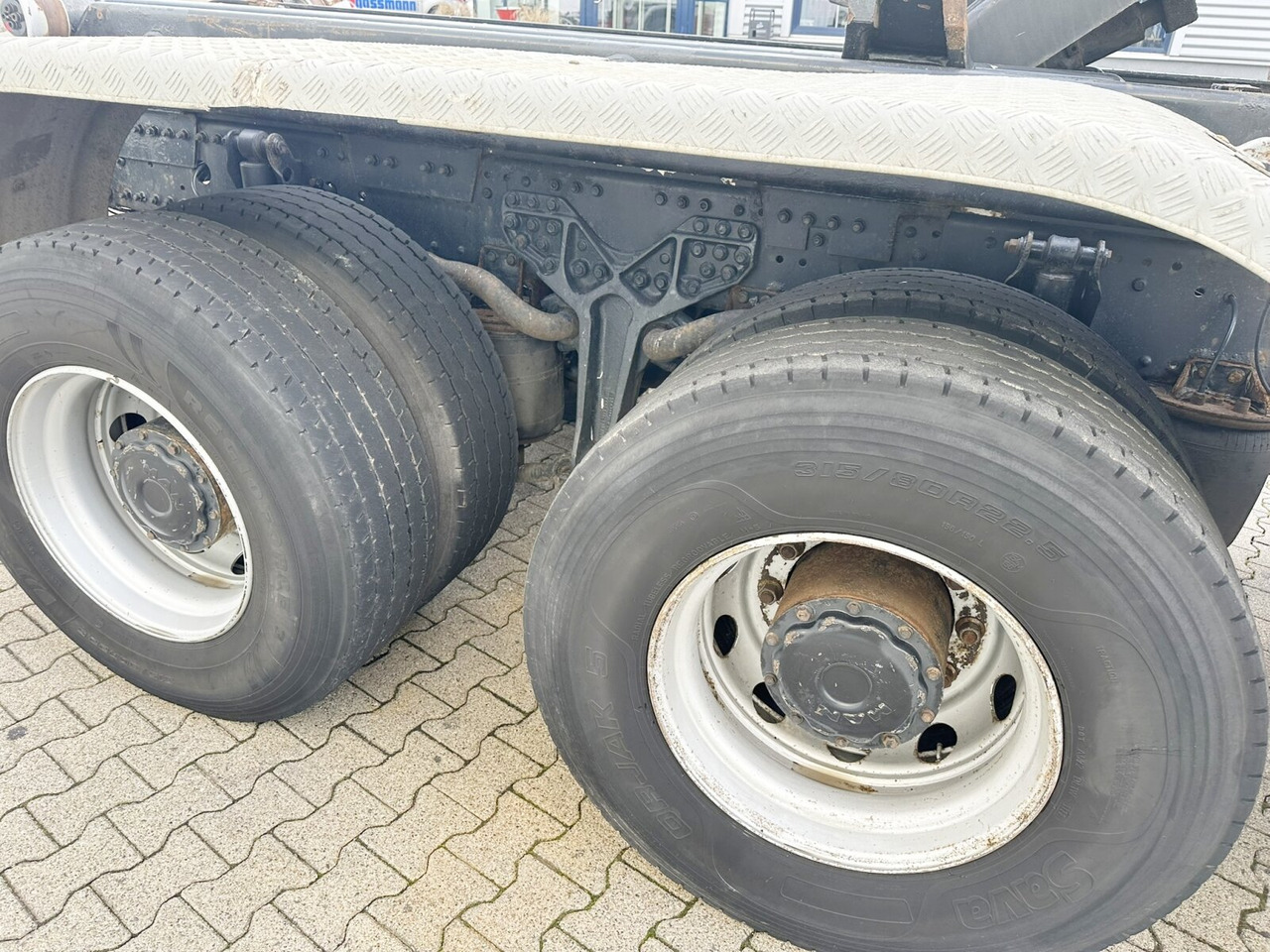 MAN TGS 35.480 8x4 BL TGS 35.480 8x4 BL - Hook lift truck: picture 4 MAN TGS 35.480 8x4 BL TGS 35.480 8x4 BL - Hook lift truck: picture 4