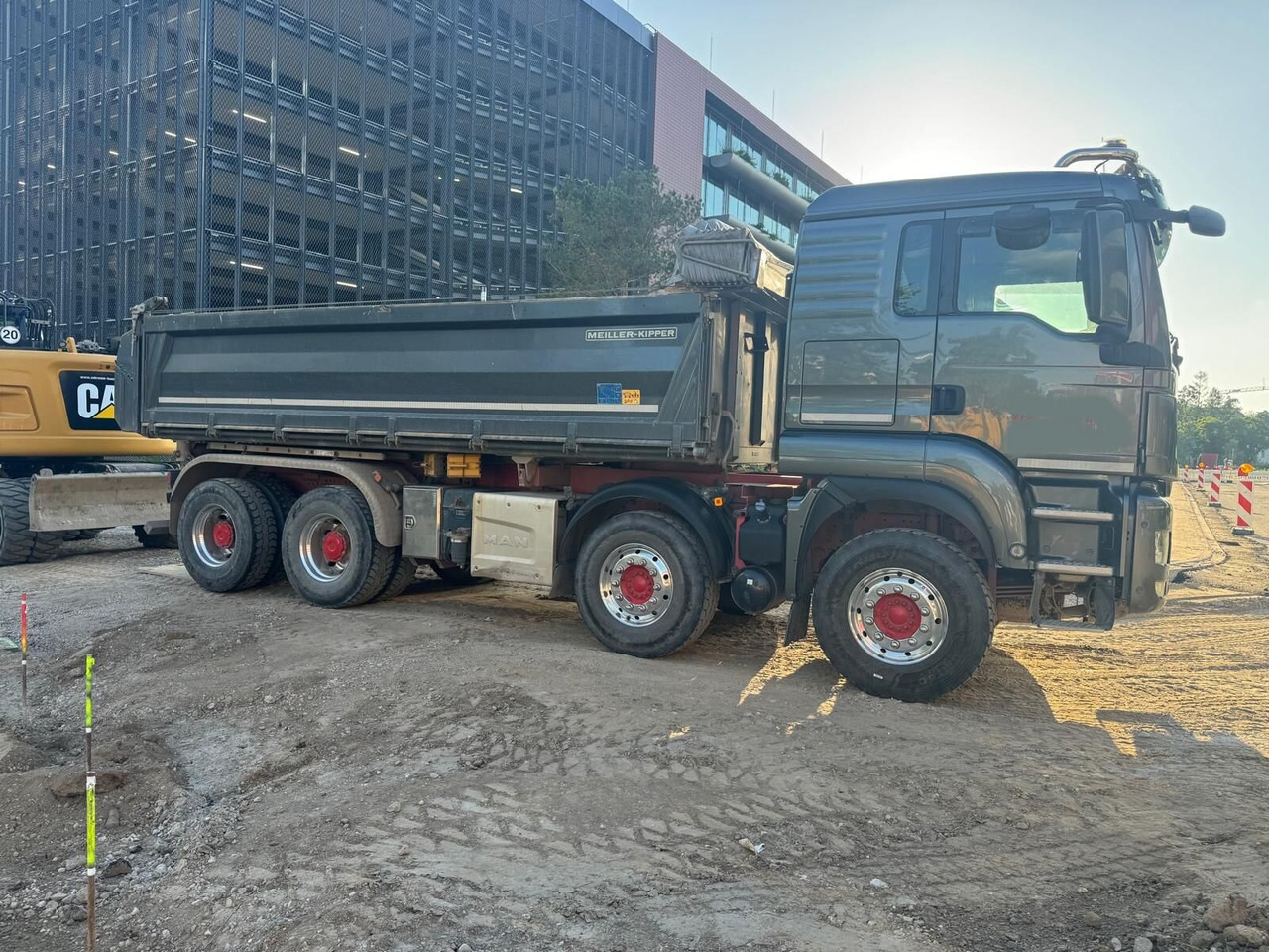 MAN TGS 35.510 8x4 BL TGS 35.510 8x4 BL, Bordmatik - Dumper: picture 4 MAN TGS 35.510 8x4 BL TGS 35.510 8x4 BL, Bordmatik - Dumper: picture 4