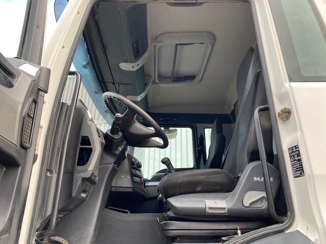 MAN TGS 40.400 6x4 BB TGS 40.400 6x4 BB mit 20.000l Tank - Tank truck: picture 4 MAN TGS 40.400 6x4 BB TGS 40.400 6x4 BB mit 20.000l Tank - Tank truck: picture 4