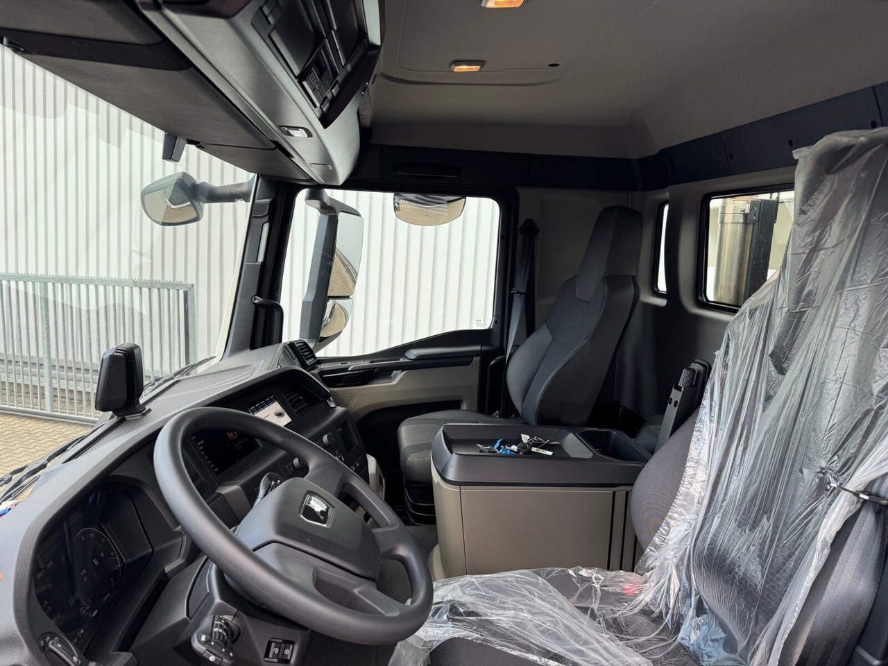 MAN TGS 41.440/480 8x4 BB TGS 41.440/480 8x4 BB - Hook lift truck: picture 3 MAN TGS 41.440/480 8x4 BB TGS 41.440/480 8x4 BB - Hook lift truck: picture 3