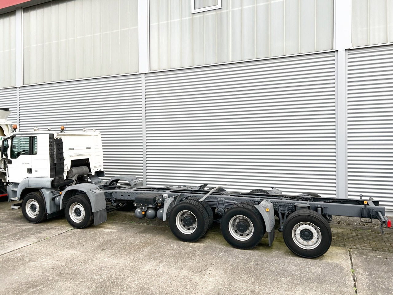 New Cab chassis truck MAN TGS 50.480BB 10x4 Retarder TGS 50.480BB 10x4 Retarder, 3-f.NA: picture 13 New Cab chassis truck MAN TGS 50.480BB 10x4 Retarder TGS 50.480BB 10x4 Retarder, 3-f.NA: picture 13