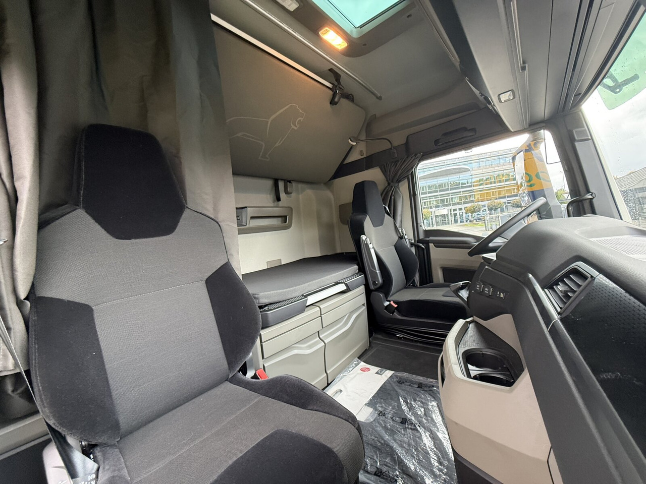 MAN TGX 26.470 6x2-4 BL TGX 26.470 6x2-4 BL, Lenk-/Liftachse, Retarder, Navi, Heckkran Atlas AK 170.2-A2 - Crane truck, Dropside/ Flatbed truck: picture 2 MAN TGX 26.470 6x2-4 BL TGX 26.470 6x2-4 BL, Lenk-/Liftachse, Retarder, Navi, Heckkran Atlas AK 170.2-A2 - Crane truck, Dropside/ Flatbed truck: picture 2