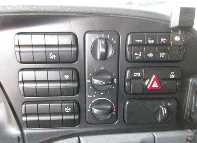 Mercedes-Benz Actros 1841L 4x2 1841L 4x2,Chassis mit Retarder - Cab chassis truck: picture 3 Mercedes-Benz Actros 1841L 4x2 1841L 4x2,Chassis mit Retarder - Cab chassis truck: picture 3