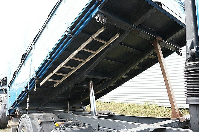 Mercedes-Benz Actros 1841L 4x2 1841L 4x2 Lück Getreidekipper, Retarder, MP3, 2x VORH.! - Tipper: picture 4 Mercedes-Benz Actros 1841L 4x2 1841L 4x2 Lück Getreidekipper, Retarder, MP3, 2x VORH.! - Tipper: picture 4