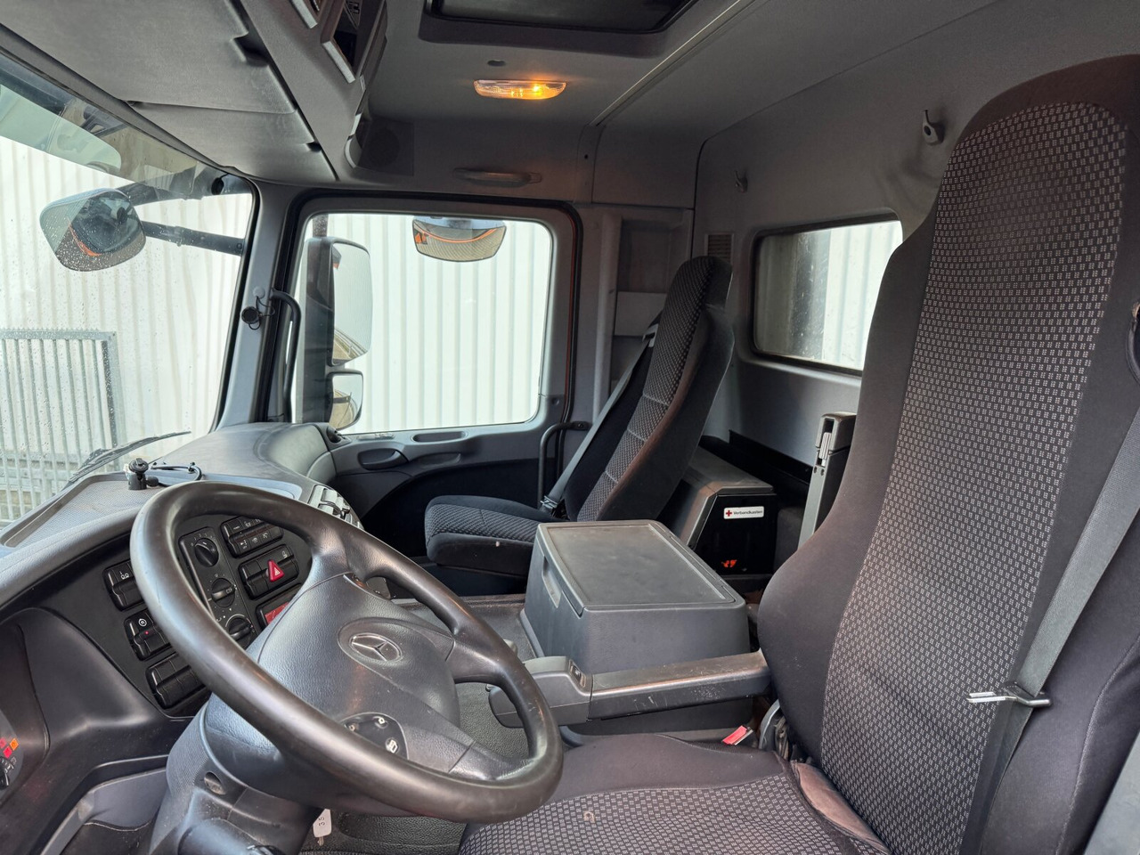 Mercedes-Benz Actros 2541 L 6x2 Actros 2541 L 6x2, Lenkachse, Meiller RK 20.65, Kran Palfinger PK 14002-EH, Funk - Hook lift truck, Crane truck: picture 2 Mercedes-Benz Actros 2541 L 6x2 Actros 2541 L 6x2, Lenkachse, Meiller RK 20.65, Kran Palfinger PK 14002-EH, Funk - Hook lift truck, Crane truck: picture 2