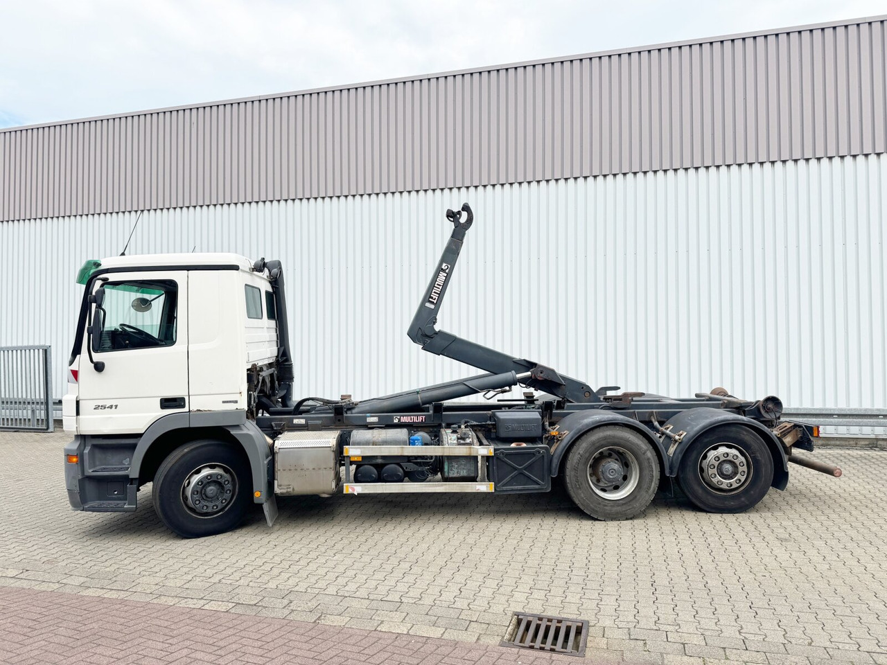 Hook lift truck Mercedes-Benz Actros 2541 L 6x2 Actros 2541 L 6x2, Retader, Lenkachse: picture 12