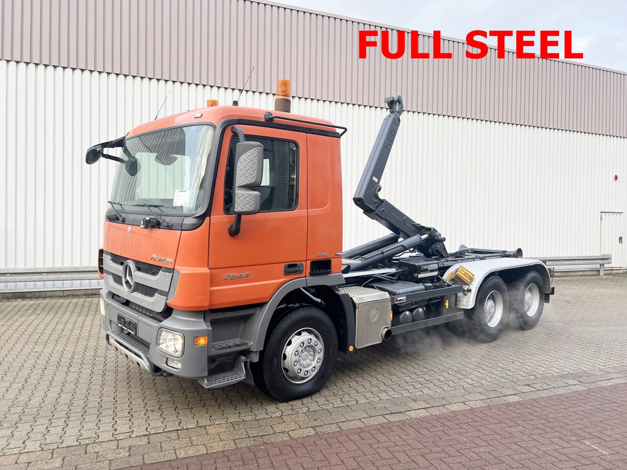 Interior photo 2: Cab chassis truck Mercedes-Benz Actros 2644/48 K 6x4 Actros 2644/48 K 6x4, Manual Gearbox, Full Steel