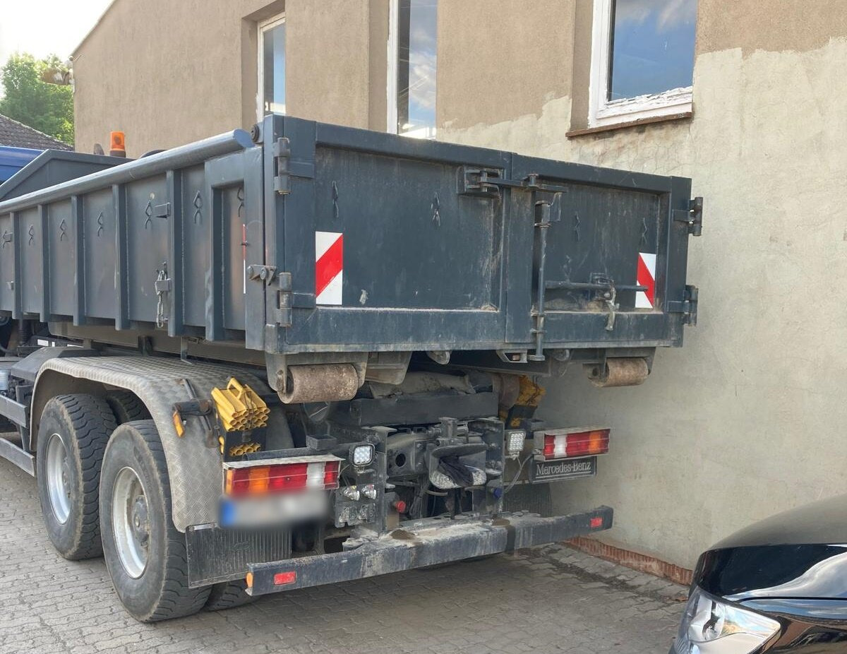 Mercedes-Benz Actros 3346 6x4 Actros 3346 6x4, Retarder - Hook lift truck: picture 3 Mercedes-Benz Actros 3346 6x4 Actros 3346 6x4, Retarder - Hook lift truck: picture 3