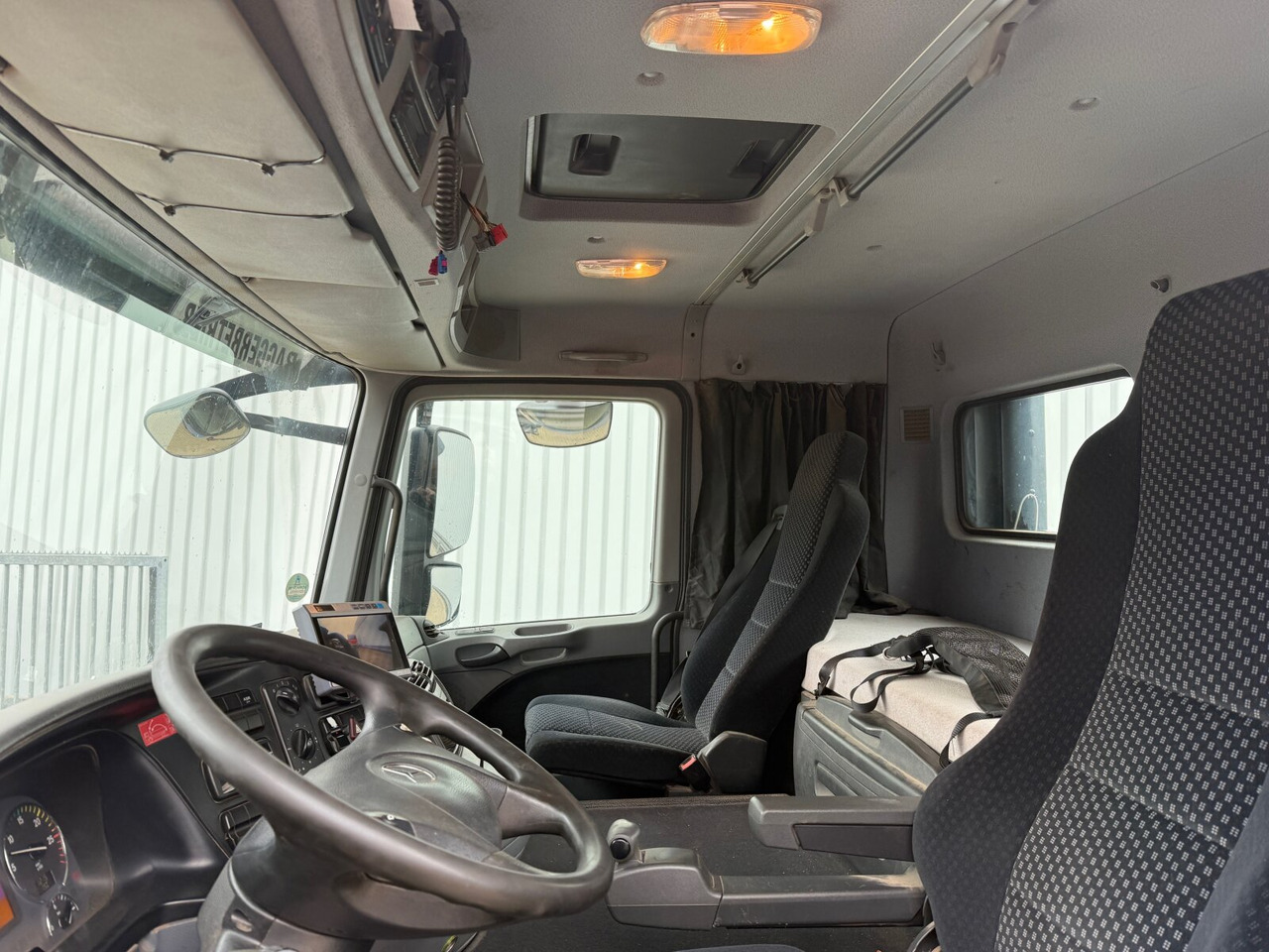 Mercedes-Benz Actros 3346 6x4 Actros 3346 6x4, Retarder - Hook lift truck: picture 2 Mercedes-Benz Actros 3346 6x4 Actros 3346 6x4, Retarder - Hook lift truck: picture 2