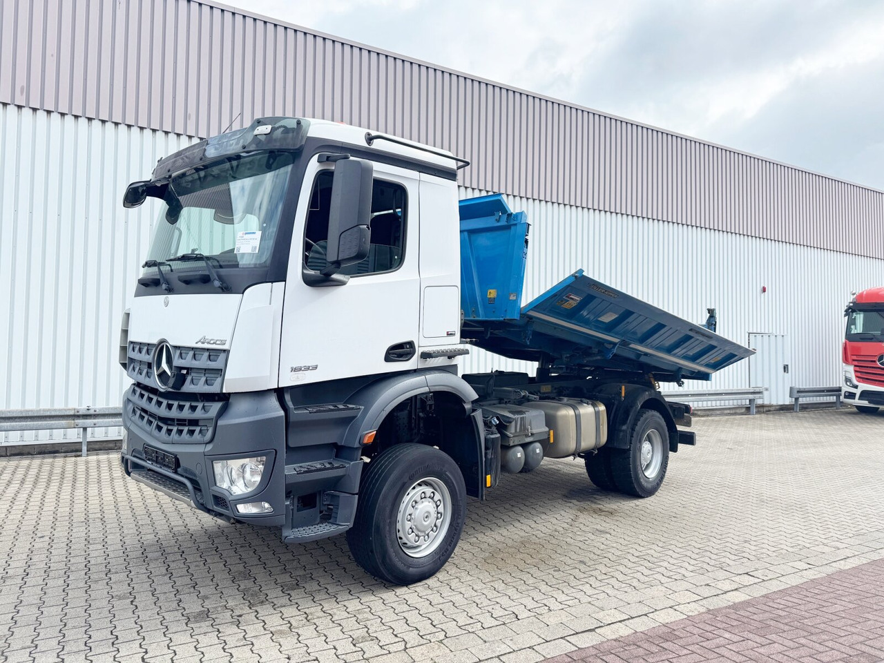 Mercedes-Benz Arocs 1833 AK 4x4 Arocs 1833 AK 4x4, Meiller 3-S-Kipper, Bordmatik - Tipper: picture 1 Mercedes-Benz Arocs 1833 AK 4x4 Arocs 1833 AK 4x4, Meiller 3-S-Kipper, Bordmatik - Tipper: picture 1