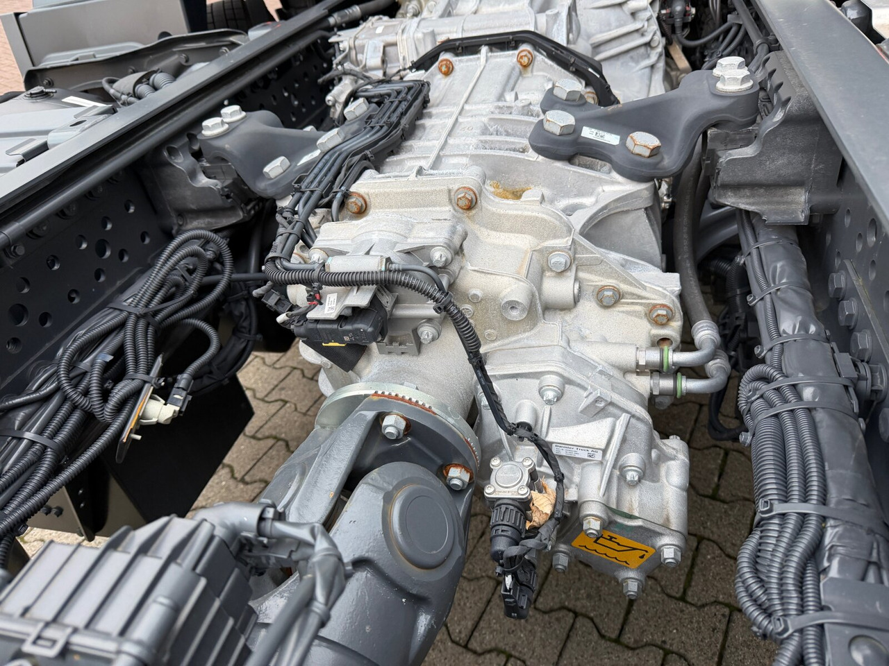 Mercedes-Benz Arocs 2542 L 6x2/4 Arocs 2542/45 L 6x2/4, Vorlauflenk-/liftachse, Navi, MultimediaCockpit - Skip loader truck: picture 2 Mercedes-Benz Arocs 2542 L 6x2/4 Arocs 2542/45 L 6x2/4, Vorlauflenk-/liftachse, Navi, MultimediaCockpit - Skip loader truck: picture 2