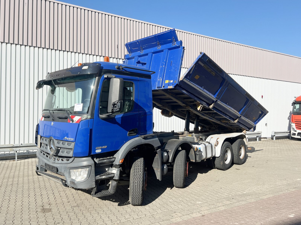 Mercedes-Benz Arocs 3243 K 8x4/4 Arocs 3243 K 8x4/4, Bordmatik - Tipper: picture 1 Mercedes-Benz Arocs 3243 K 8x4/4 Arocs 3243 K 8x4/4, Bordmatik - Tipper: picture 1