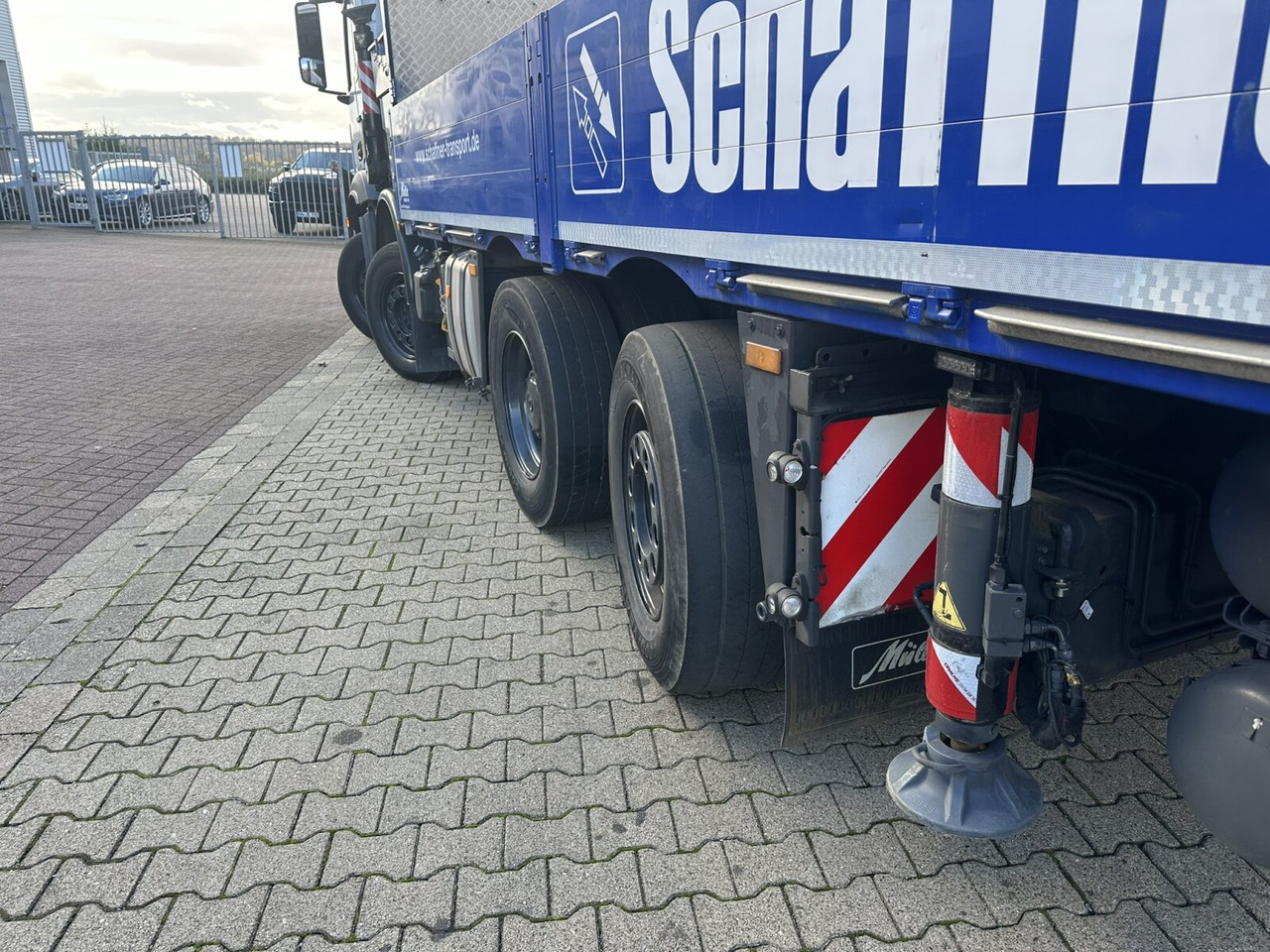 Mercedes-Benz Arocs 3245 L 8x2/6 Arocs 3245 L 8x2/6, Kran Fassi F 545 RA 2.26 XE, Jib, Funk 29,7 m - 400 kg - Crane truck, Dropside/ Flatbed truck: picture 3 Mercedes-Benz Arocs 3245 L 8x2/6 Arocs 3245 L 8x2/6, Kran Fassi F 545 RA 2.26 XE, Jib, Funk 29,7 m - 400 kg - Crane truck, Dropside/ Flatbed truck: picture 3