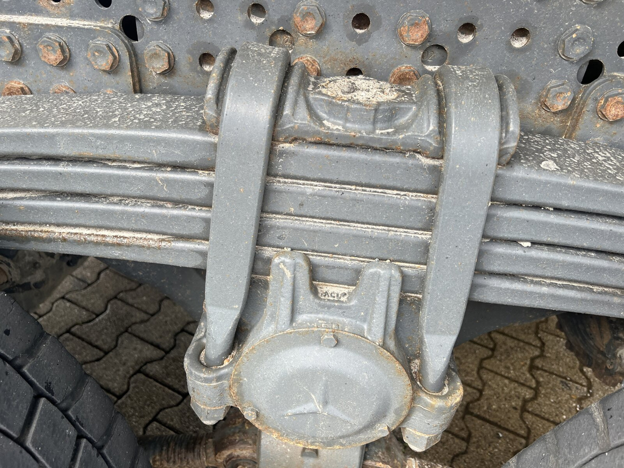 Mercedes-Benz Arocs 3253 K 8x4/4 Arocs 3253 K 8x4/4, Retarder, Stahlmulde ca. 15m³, hydr. Heckklappenöffnung on lease Mercedes-Benz Arocs 3253 K 8x4/4 Arocs 3253 K 8x4/4, Retarder, Stahlmulde ca. 15m³, hydr. Heckklappenöffnung: picture 14 Mercedes-Benz Arocs 3253 K 8x4/4 Arocs 3253 K 8x4/4, Retarder, Stahlmulde ca. 15m³, hydr. Heckklappenöffnung on lease Mercedes-Benz Arocs 3253 K 8x4/4 Arocs 3253 K 8x4/4, Retarder, Stahlmulde ca. 15m³, hydr. Heckklappenöffnung: picture 14