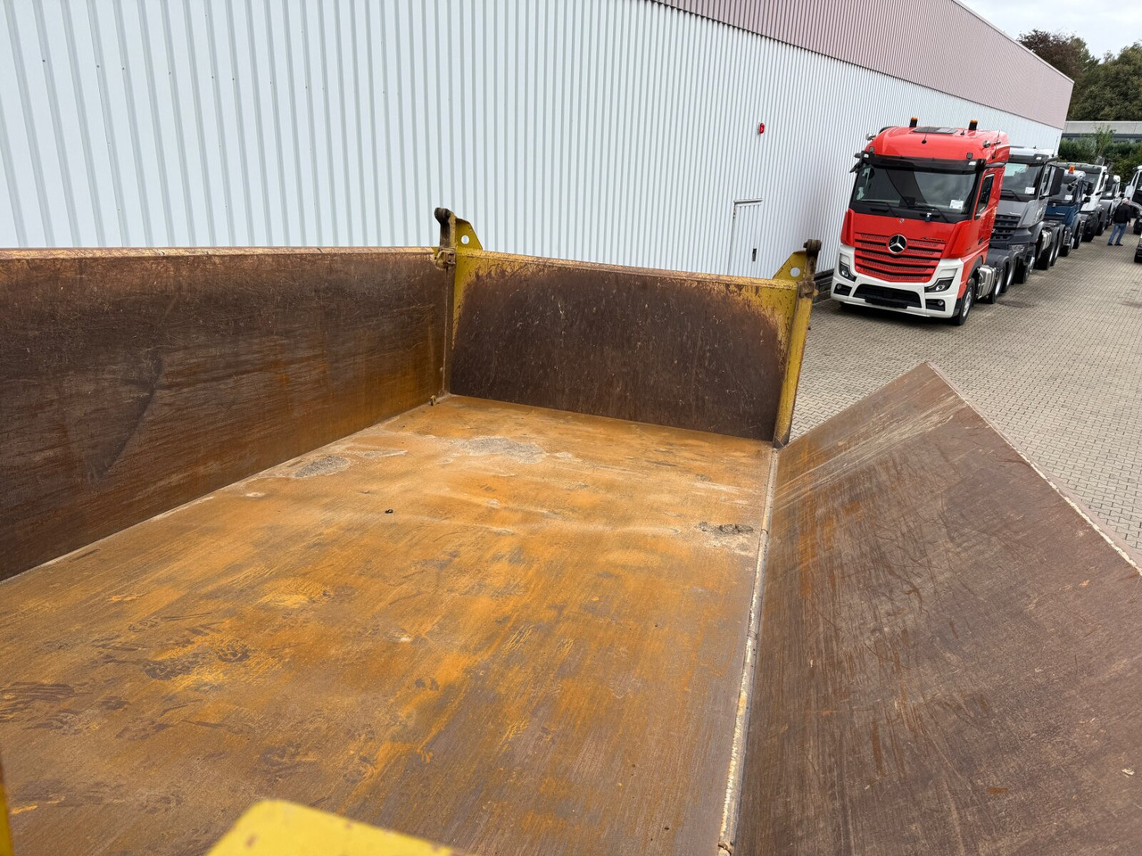 Mercedes-Benz Arocs 3363 K 6x4 Arocs 3363 K 6x4, Grounder, Turbo-Retarder-Kupplung, Bordmatik - Tipper: picture 2 Mercedes-Benz Arocs 3363 K 6x4 Arocs 3363 K 6x4, Grounder, Turbo-Retarder-Kupplung, Bordmatik - Tipper: picture 2