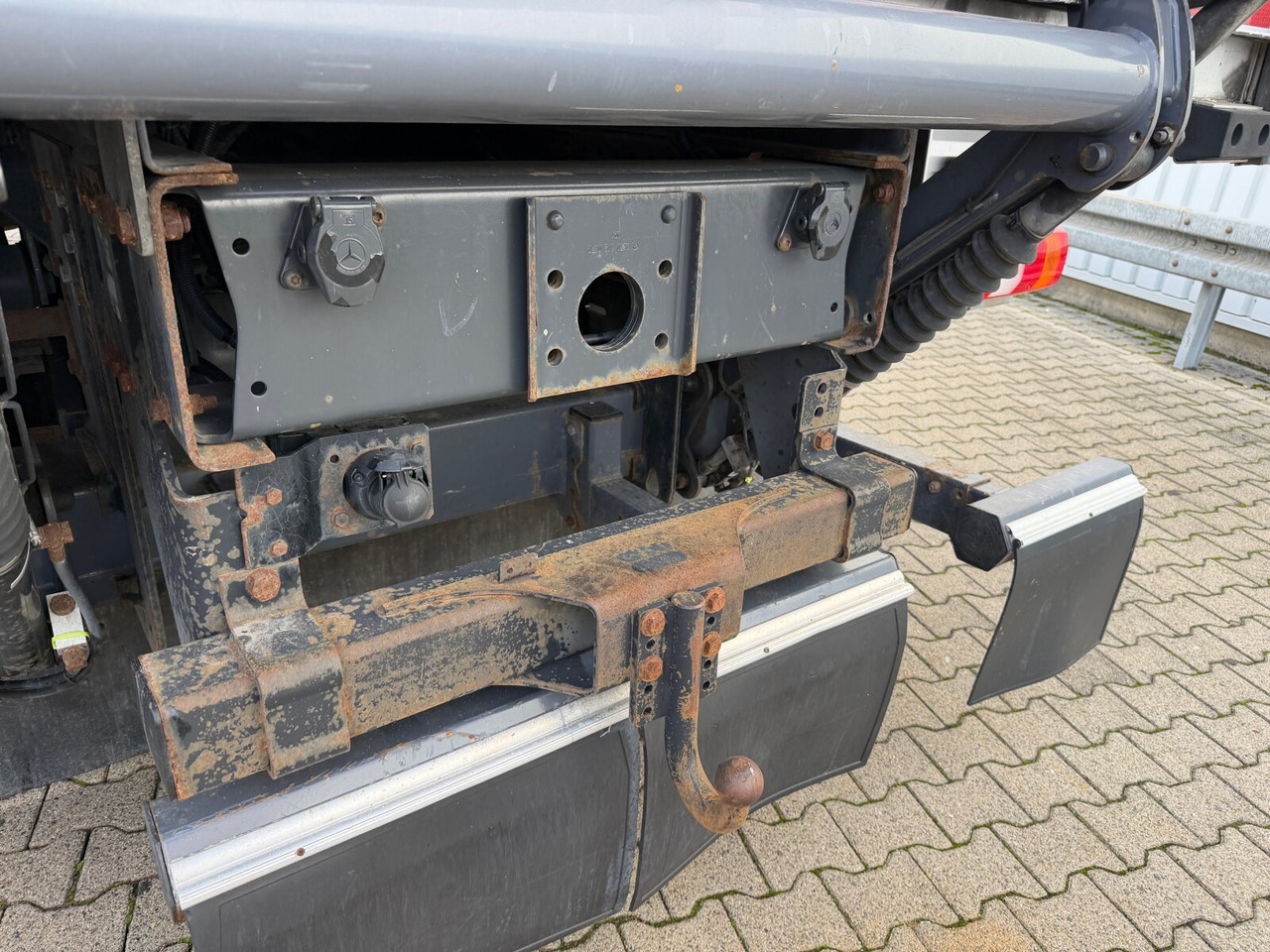 Mercedes-Benz Atego 1330 4x4 Atego 1330 4x4, Iso-Koffer mit Heizung, LBW - Box truck: picture 4 Mercedes-Benz Atego 1330 4x4 Atego 1330 4x4, Iso-Koffer mit Heizung, LBW - Box truck: picture 4