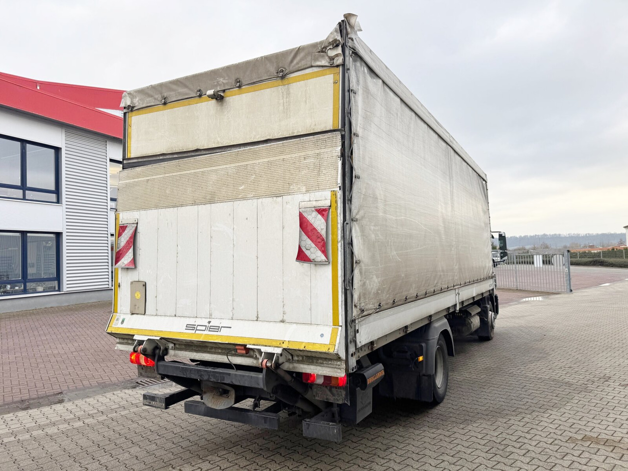 Dropside/ Flatbed truck Mercedes-Benz Atego 1530 L 4x2 Atego 1530 L 4x2 mit LBW Dhollandia: picture 9