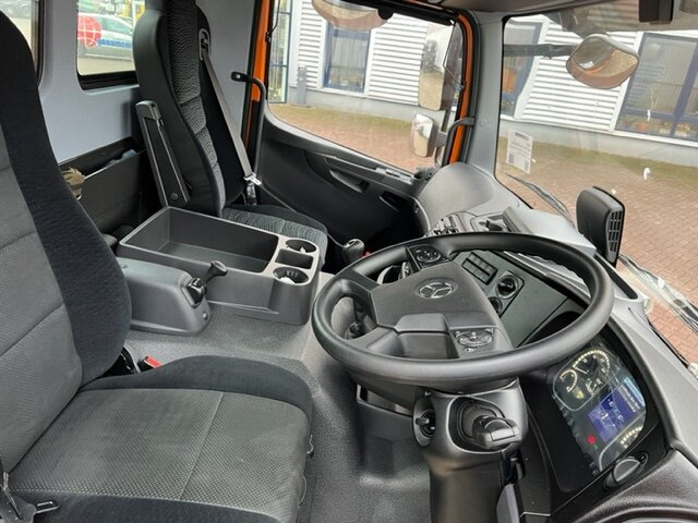 Mercedes-Benz Atego 1630 AK 4x4 Atego 1630 AK 4x4, 2x Nebenantrieb, Rechtslenker - Cab chassis truck: picture 4 Mercedes-Benz Atego 1630 AK 4x4 Atego 1630 AK 4x4, 2x Nebenantrieb, Rechtslenker - Cab chassis truck: picture 4