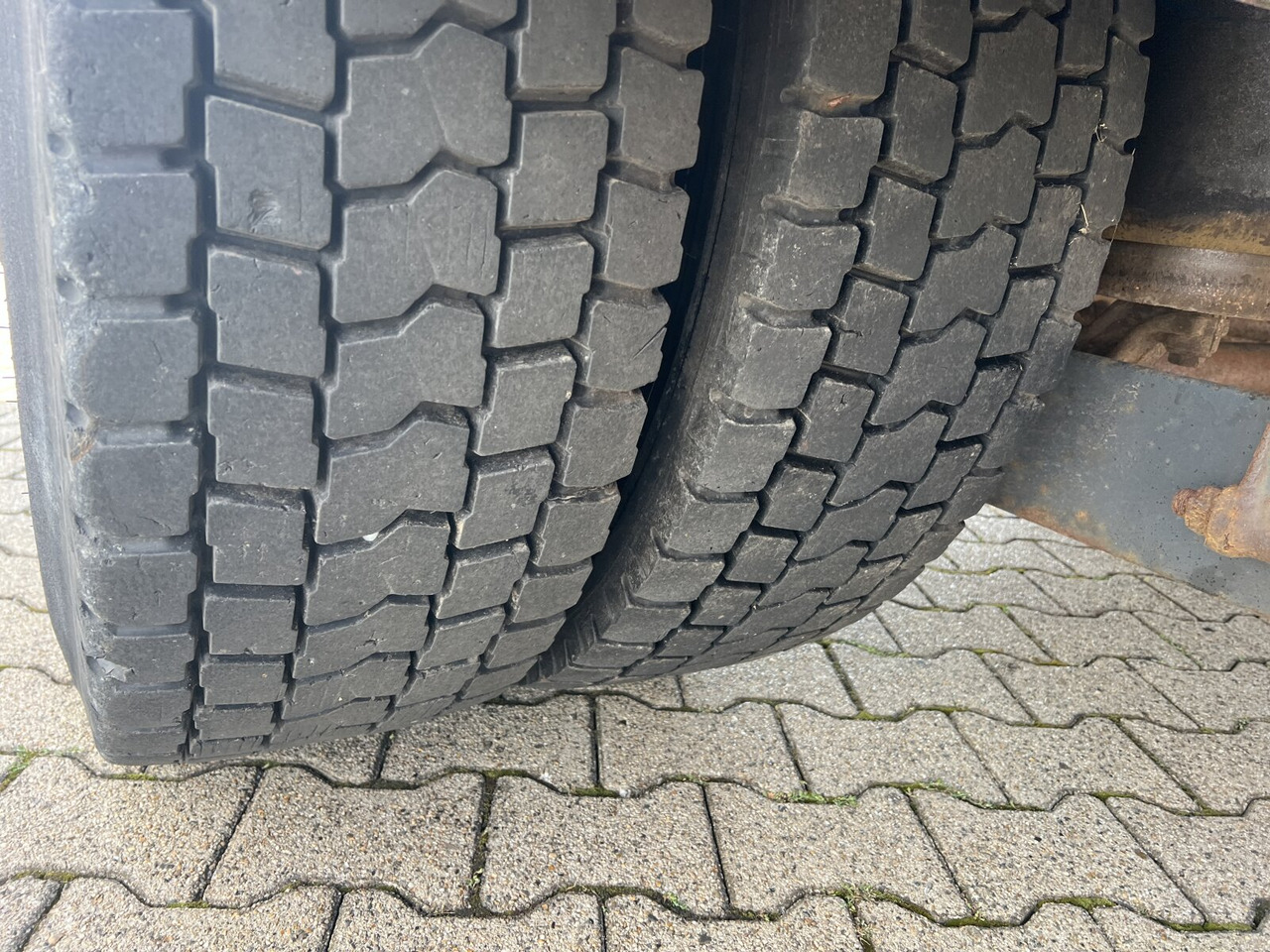 Mercedes-Benz Atego 1828 L 4x2 Atego 1828 L 4x2, Rechtslenker, Winterdienstaustattung - Cab chassis truck: picture 2 Mercedes-Benz Atego 1828 L 4x2 Atego 1828 L 4x2, Rechtslenker, Winterdienstaustattung - Cab chassis truck: picture 2