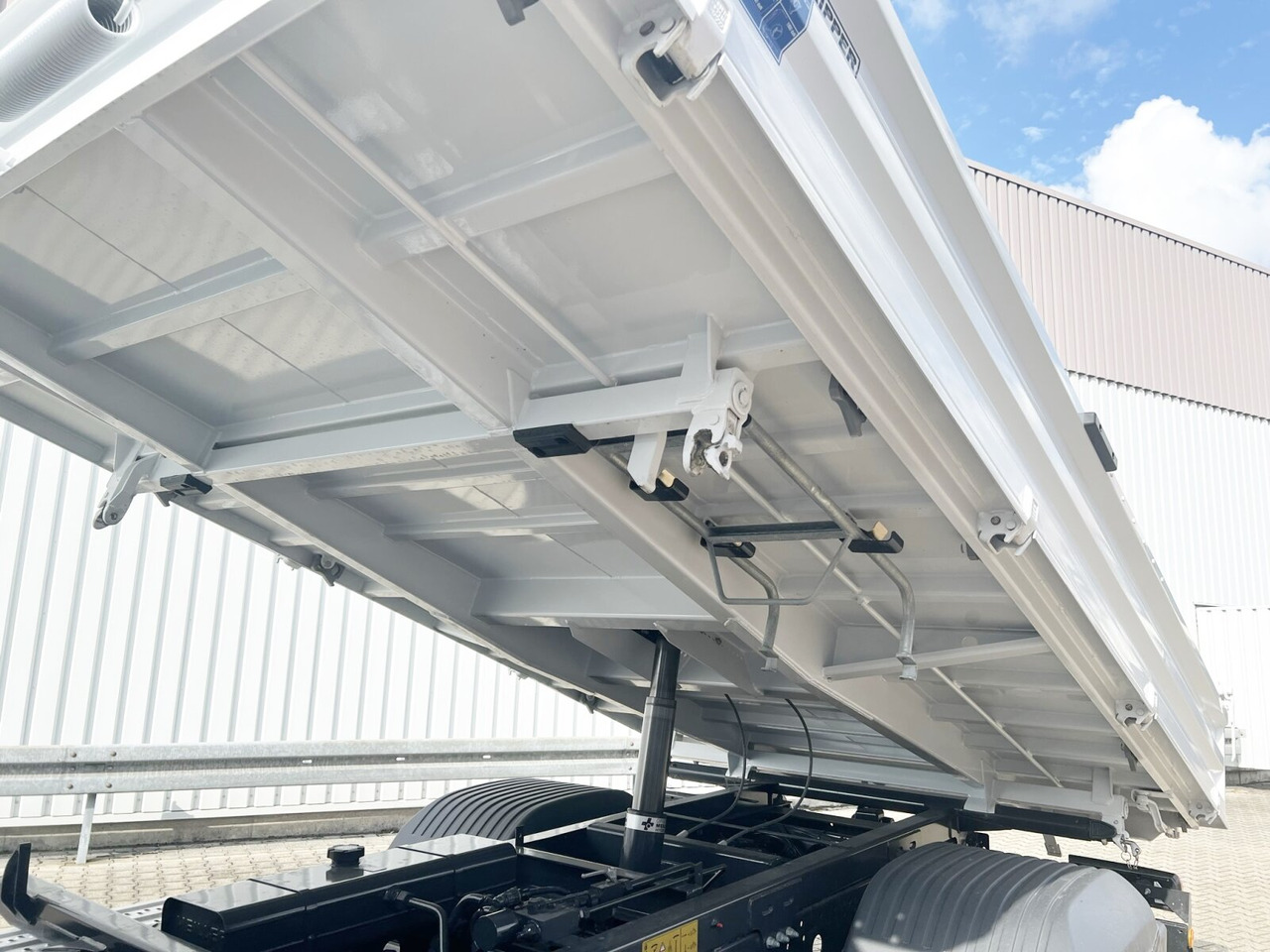 Mercedes-Benz Atego 818/23 K 4x2 Atego 818/23 K 4x2, 2x AHK, Meiller-Kipper, mehrfach Vorhanden! on lease Mercedes-Benz Atego 818/23 K 4x2 Atego 818/23 K 4x2, 2x AHK, Meiller-Kipper, mehrfach Vorhanden!: picture 9