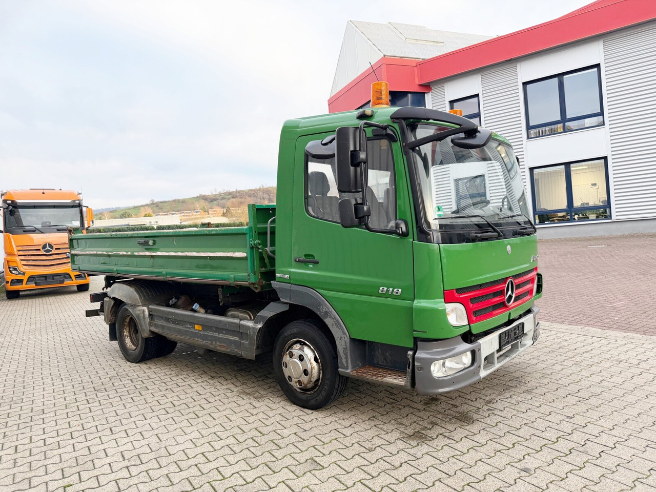 Tipper Mercedes-Benz Atego 818 K 4x2 Atego 818 K 4x2, 2x AHK: picture 10 Tipper Mercedes-Benz Atego 818 K 4x2 Atego 818 K 4x2, 2x AHK: picture 10