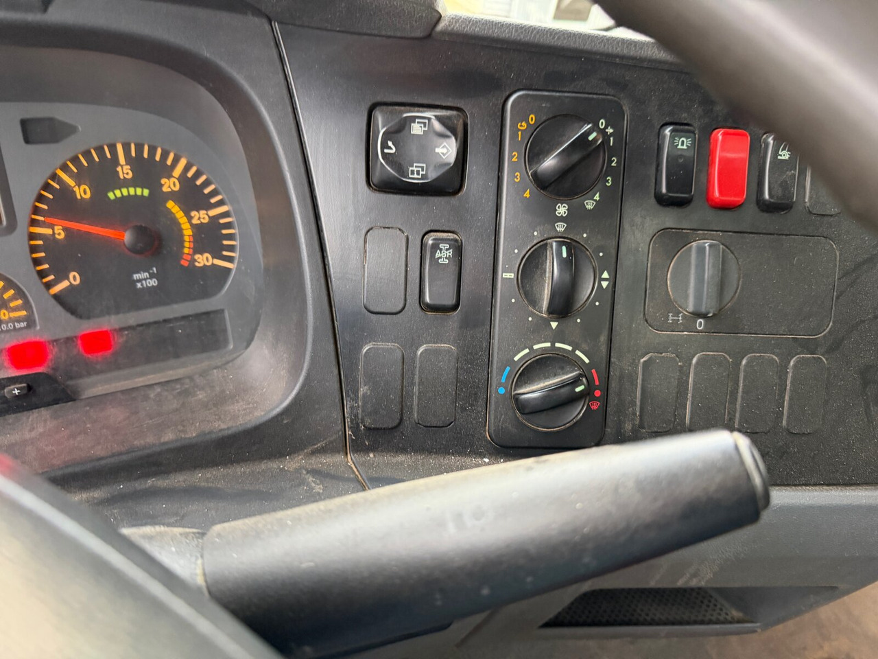 Tipper Mercedes-Benz Atego 818 K 4x2 Atego 818 K 4x2, 2x AHK: picture 7 Tipper Mercedes-Benz Atego 818 K 4x2 Atego 818 K 4x2, 2x AHK: picture 7