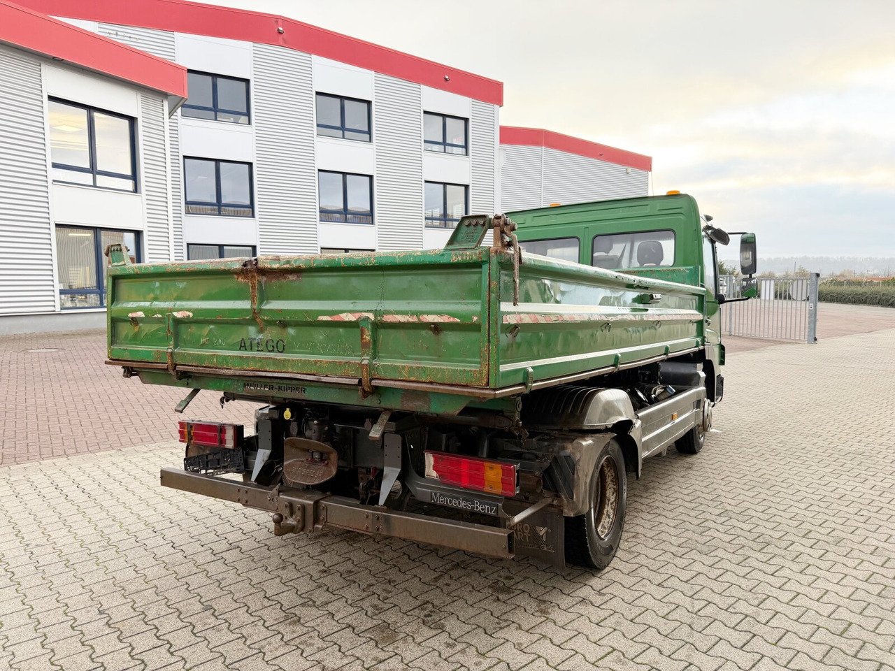 Tipper Mercedes-Benz Atego 818 K 4x2 Atego 818 K 4x2, 2x AHK: picture 11 Tipper Mercedes-Benz Atego 818 K 4x2 Atego 818 K 4x2, 2x AHK: picture 11