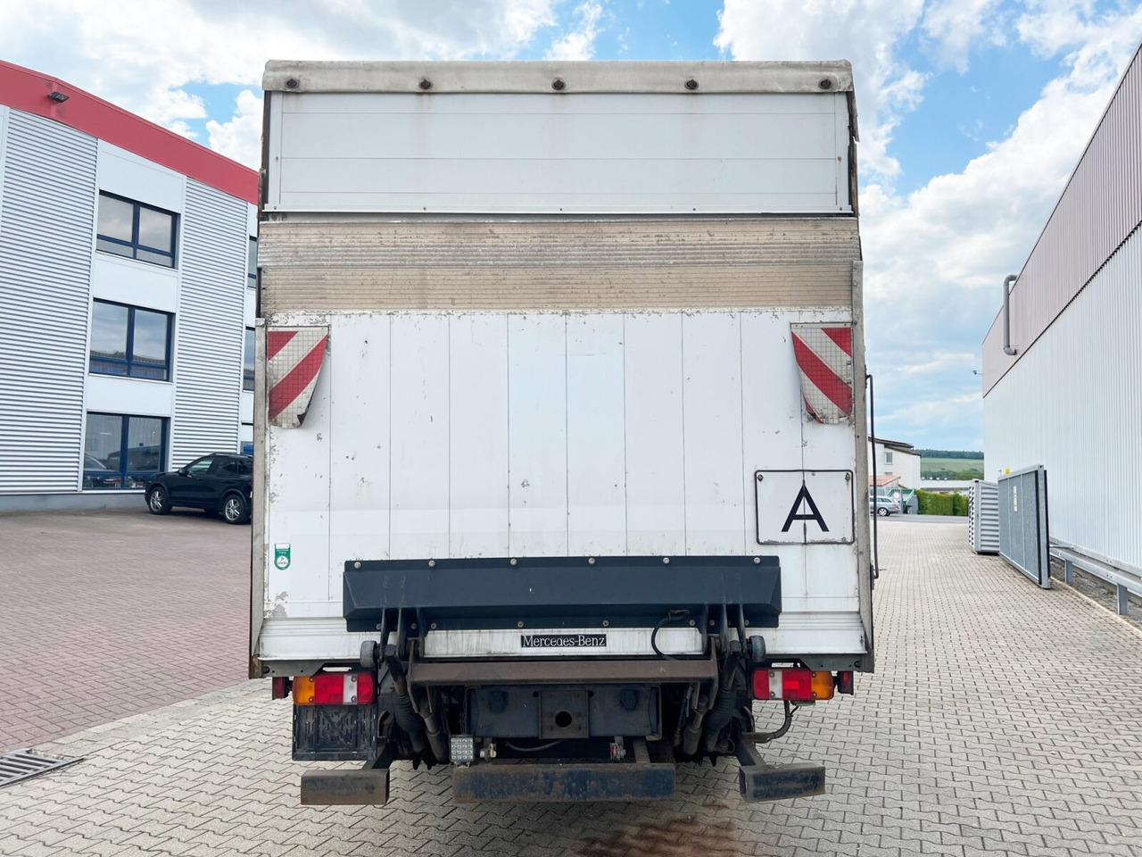 Curtainsider truck Mercedes-Benz Atego 818 L 4x2 Atego 818 L 4x2 mit LBW BÄR: picture 9