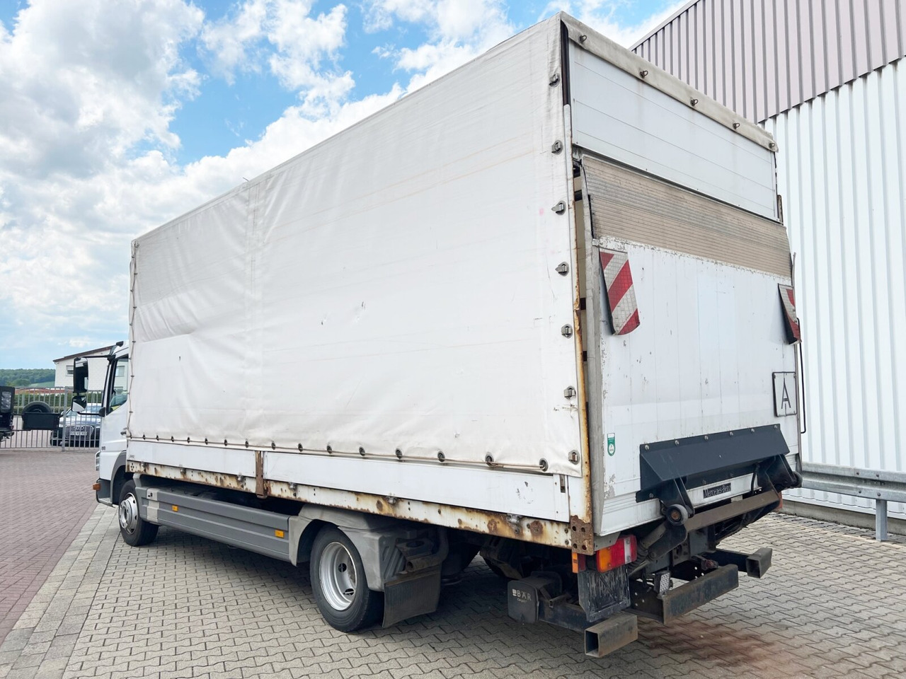 Curtainsider truck Mercedes-Benz Atego 818 L 4x2 Atego 818 L 4x2 mit LBW BÄR: picture 12