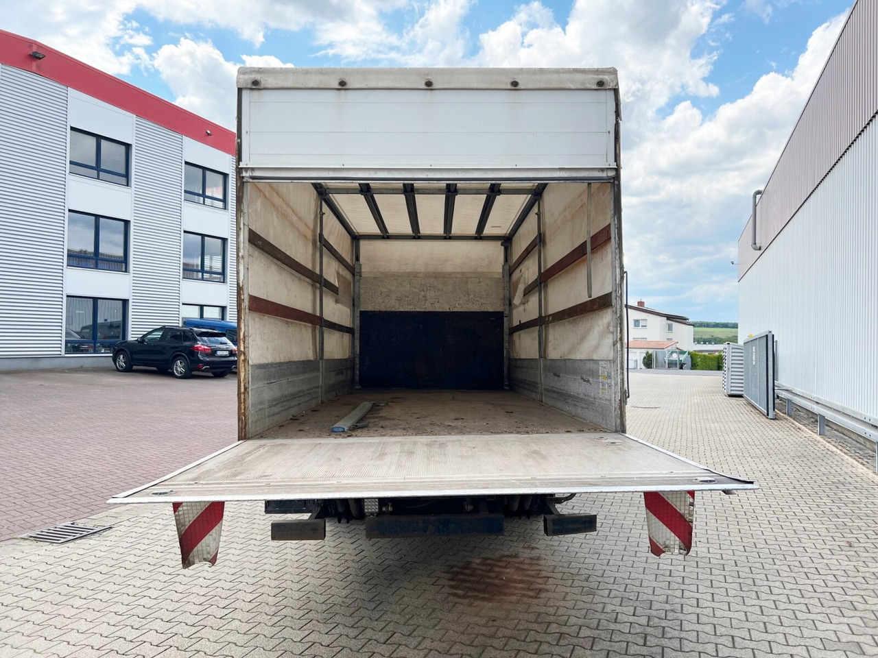 Curtainsider truck Mercedes-Benz Atego 818 L 4x2 Atego 818 L 4x2 mit LBW BÄR: picture 10