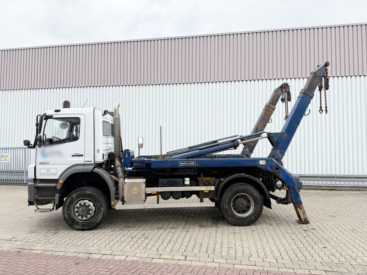 Skip loader truck Mercedes-Benz Axor 1824 AK 4x4 Axor 1824 AK 4x4, Tele-Absetzer, Winterdienstausstattung: picture 15