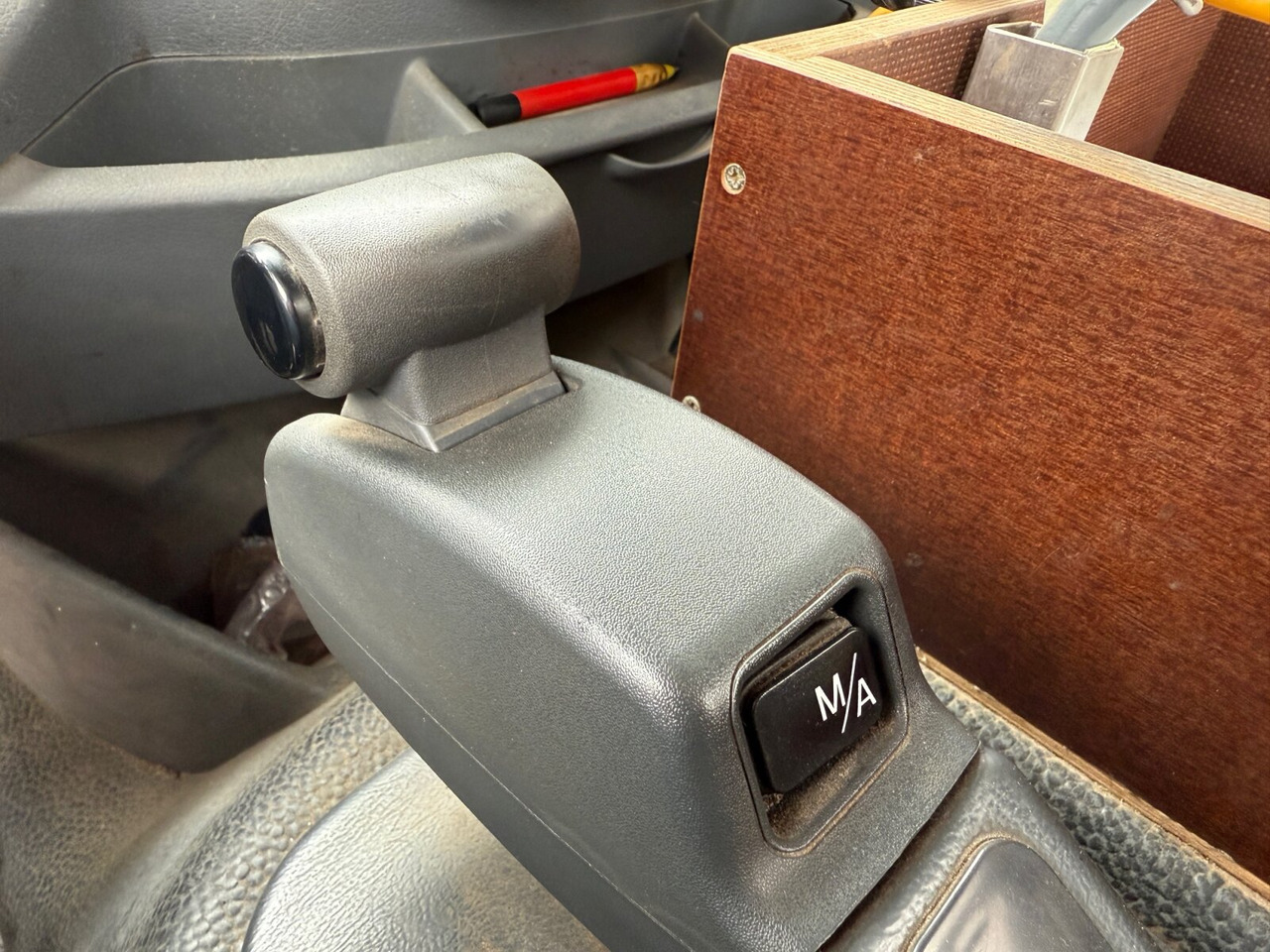 Skip loader truck Mercedes-Benz Axor 1824 AK 4x4 Axor 1824 AK 4x4, Tele-Absetzer, Winterdienstausstattung: picture 7