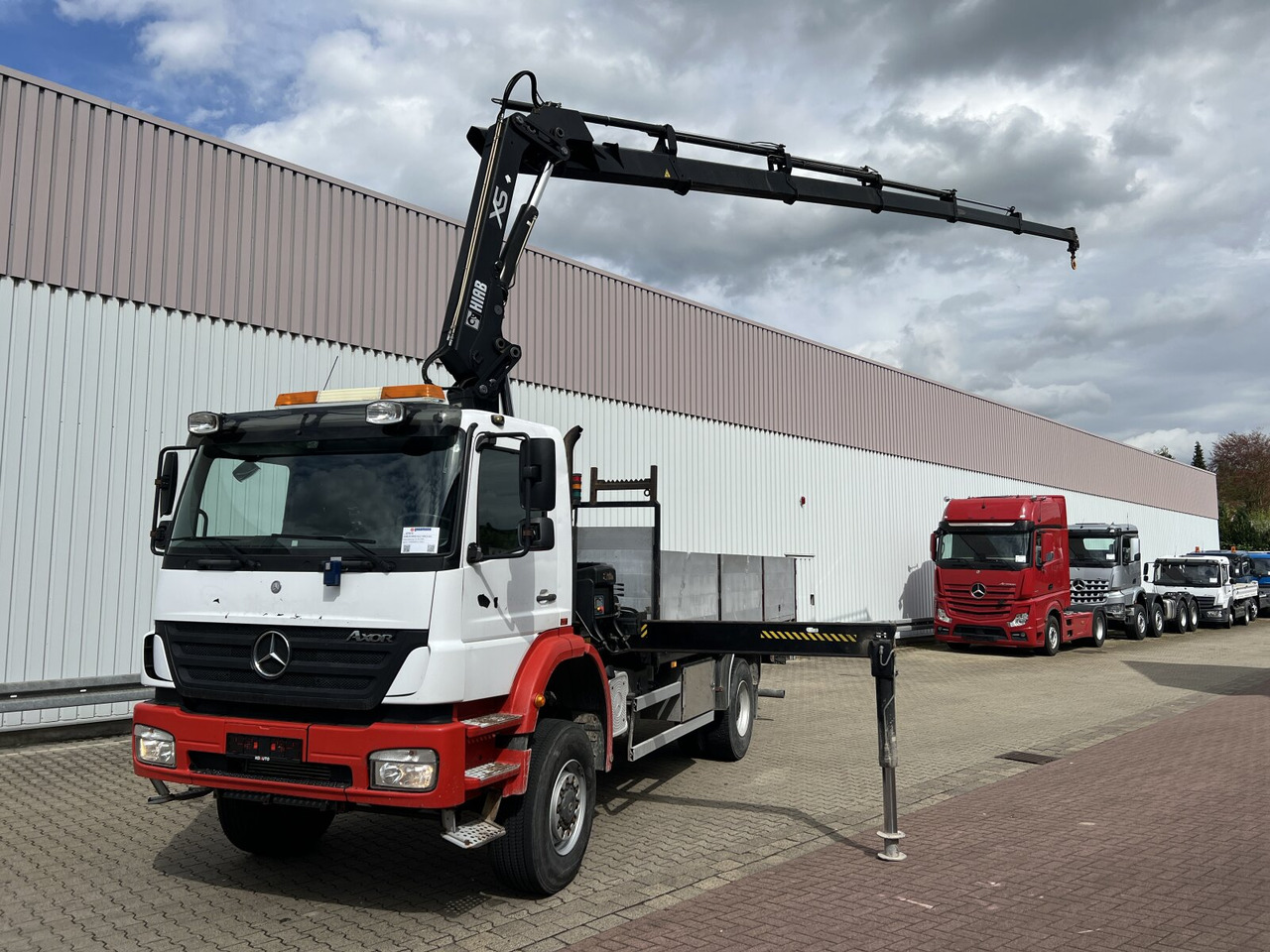 Crane truck, Dropside/ Flatbed truck Mercedes-Benz Axor 1828 A 4x4 Axor 1828 A 4x4 mit Kran Hiab XS 166 E-5: picture 8