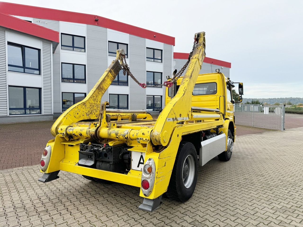 Skip loader truck Mercedes-Benz Axor 1833 K 4x2 Axor 1833 K 4x2, Gergen TAK 20 Tele-Absetzer: picture 9