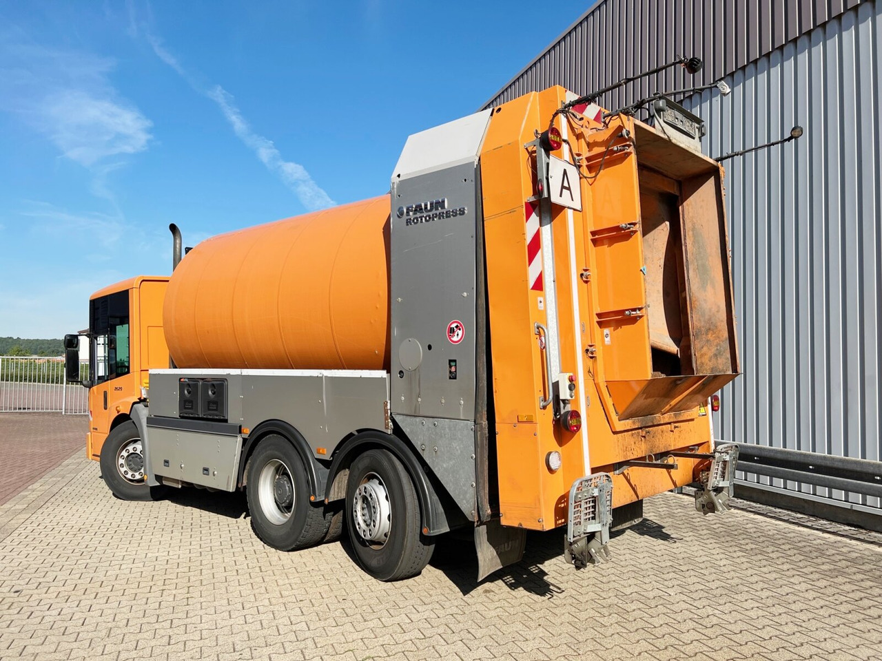 Garbage truck for transportation of garbage Mercedes-Benz Econic 2629 L/NLA 6x2/4 Econic 2629 L/NLA 6x2/4, EEV, Lenkachse, FAUN Rotopress 519L, Zöller-Schüttung: picture 12