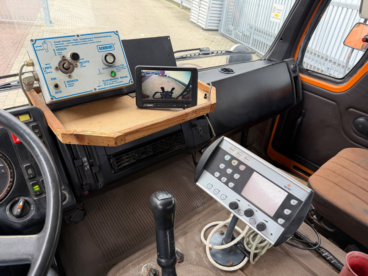 Mercedes-Benz NG 1928 A 4x4 NG 1928 A 4x4, V8-Motor, Winterdienstaustattung - Cab chassis truck: picture 2 Mercedes-Benz NG 1928 A 4x4 NG 1928 A 4x4, V8-Motor, Winterdienstaustattung - Cab chassis truck: picture 2