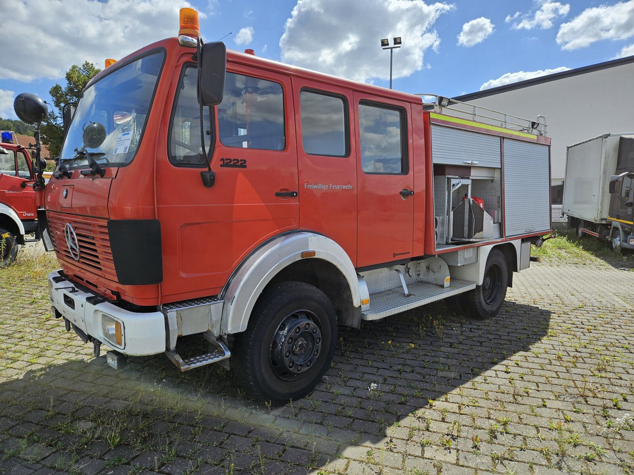 Mercedes-Benz SK 1222 AF 4x4 Doka SK 1222 AF 4x4 Doka, TLF16/25 - Ambulance: picture 1 Mercedes-Benz SK 1222 AF 4x4 Doka SK 1222 AF 4x4 Doka, TLF16/25 - Ambulance: picture 1