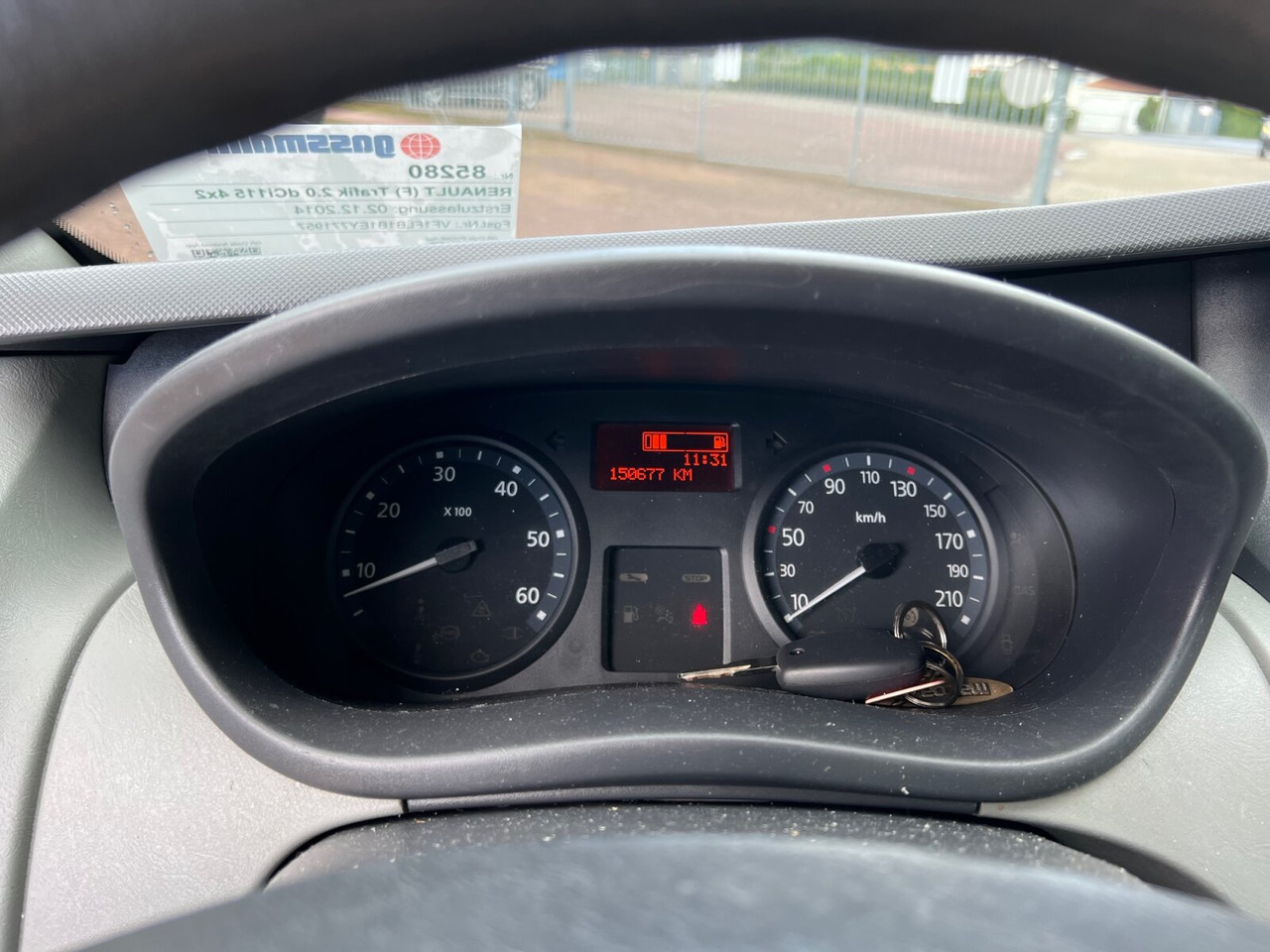 Renault Trafik 2.0 dCi115 4x2 Trafik 2.0 dCi115 4x2, Krankentransporter on lease Renault Trafik 2.0 dCi115 4x2 Trafik 2.0 dCi115 4x2, Krankentransporter: picture 6