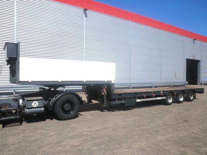 Schwarzmüller STP 3/ZV-N STP 3/ZV-N, 3-Achse nachlaufgelenkt, mit 6x Twist Lock - Low loader semi-trailer: picture 1 Schwarzmüller STP 3/ZV-N STP 3/ZV-N, 3-Achse nachlaufgelenkt, mit 6x Twist Lock - Low loader semi-trailer: picture 1