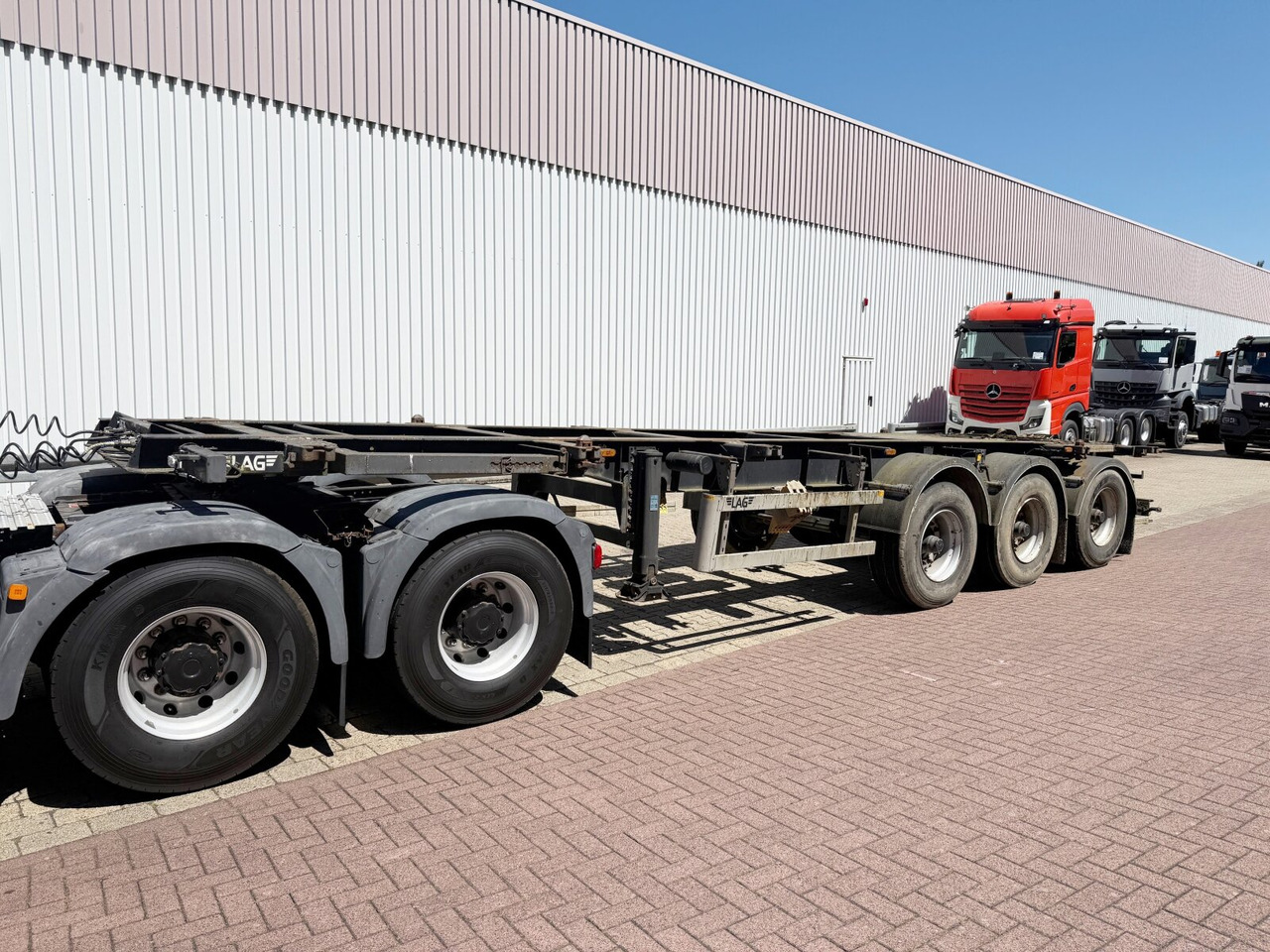 Lag 0-3-39 CD Containerchassis 0-3-39 CD Containerchassis, 20ft und 30ft, ADR - Semi-trailer: picture 1 Lag 0-3-39 CD Containerchassis 0-3-39 CD Containerchassis, 20ft und 30ft, ADR - Semi-trailer: picture 1