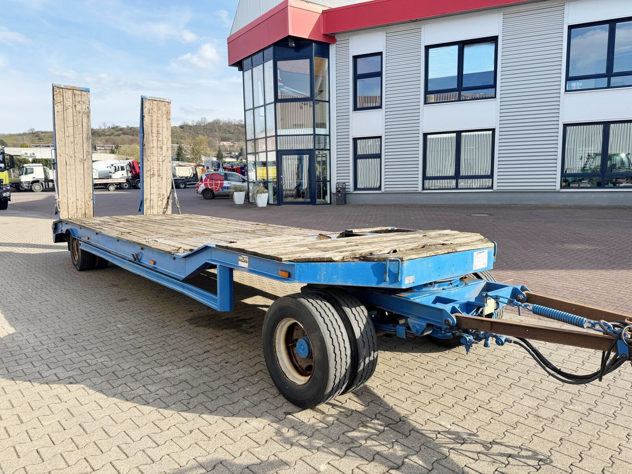 Low loader trailer for transportation of heavy machinery T2 T2: picture 8