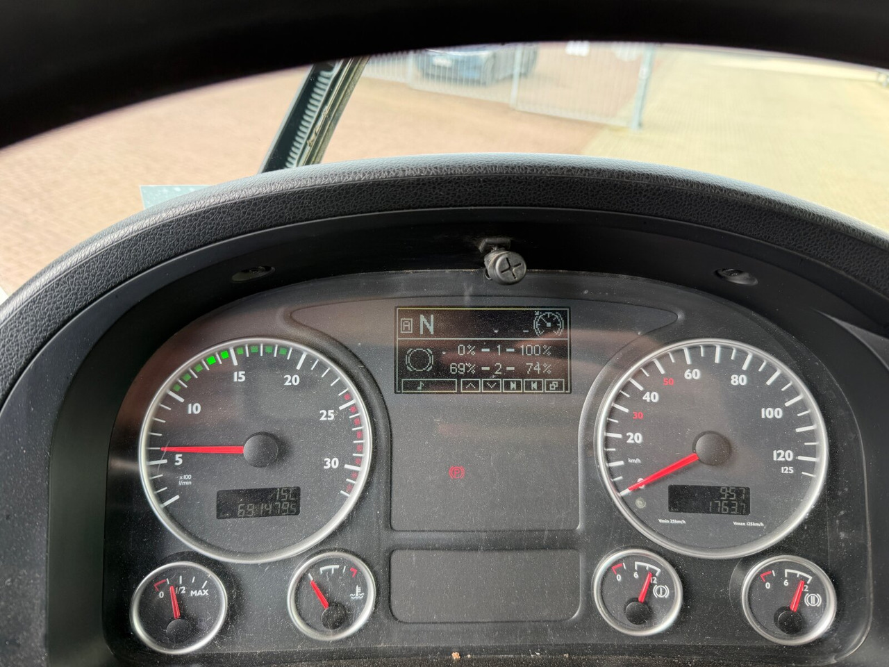 MAN TGS 18.440 4X2 LL TGS 18.440 4X2 LL, Intarder, Kipphydraulik - Tractor unit: picture 2 MAN TGS 18.440 4X2 LL TGS 18.440 4X2 LL, Intarder, Kipphydraulik - Tractor unit: picture 2