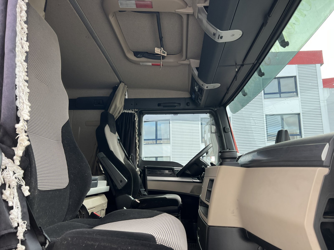 MAN TGX 18.500 4X4H BLS TGX 18.500 4X4H BLS, PriTarder, HydroDrive, Kipphydraulik - Tractor unit: picture 4 MAN TGX 18.500 4X4H BLS TGX 18.500 4X4H BLS, PriTarder, HydroDrive, Kipphydraulik - Tractor unit: picture 4