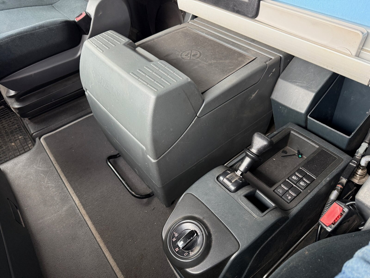 MAN TGX 26.480 6x4 BLS TGX 26.480 6x4 BLS, Retarder, XLX, Standklima, Hydraulik, zGG 90t - Tractor unit: picture 4 MAN TGX 26.480 6x4 BLS TGX 26.480 6x4 BLS, Retarder, XLX, Standklima, Hydraulik, zGG 90t - Tractor unit: picture 4