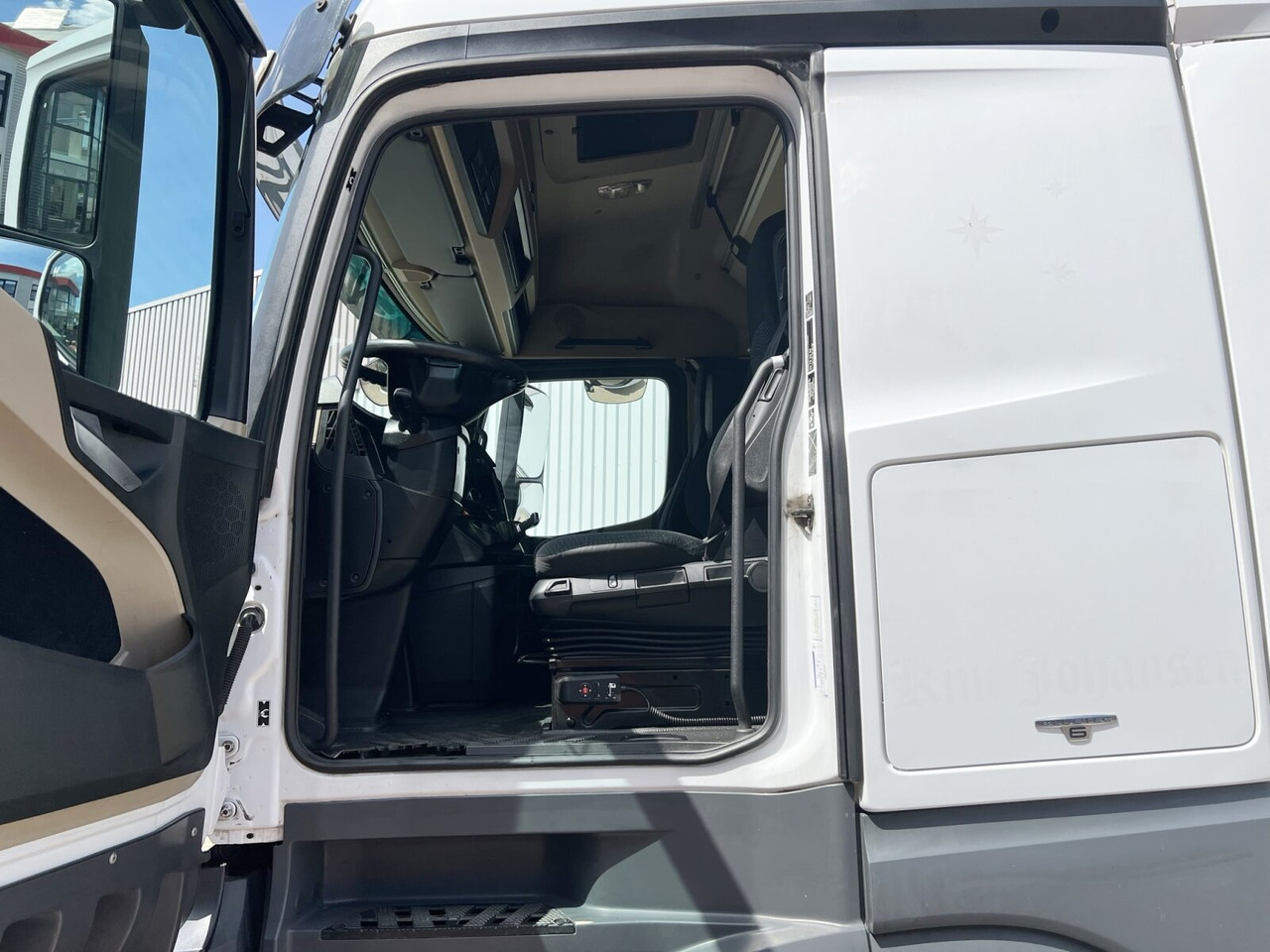 Mercedes-Benz Actros 1842/45 LS 4x2 Actros 1842/45 LS 4x2, 3x VORHANDEN - Tractor unit: picture 5 Mercedes-Benz Actros 1842/45 LS 4x2 Actros 1842/45 LS 4x2, 3x VORHANDEN - Tractor unit: picture 5