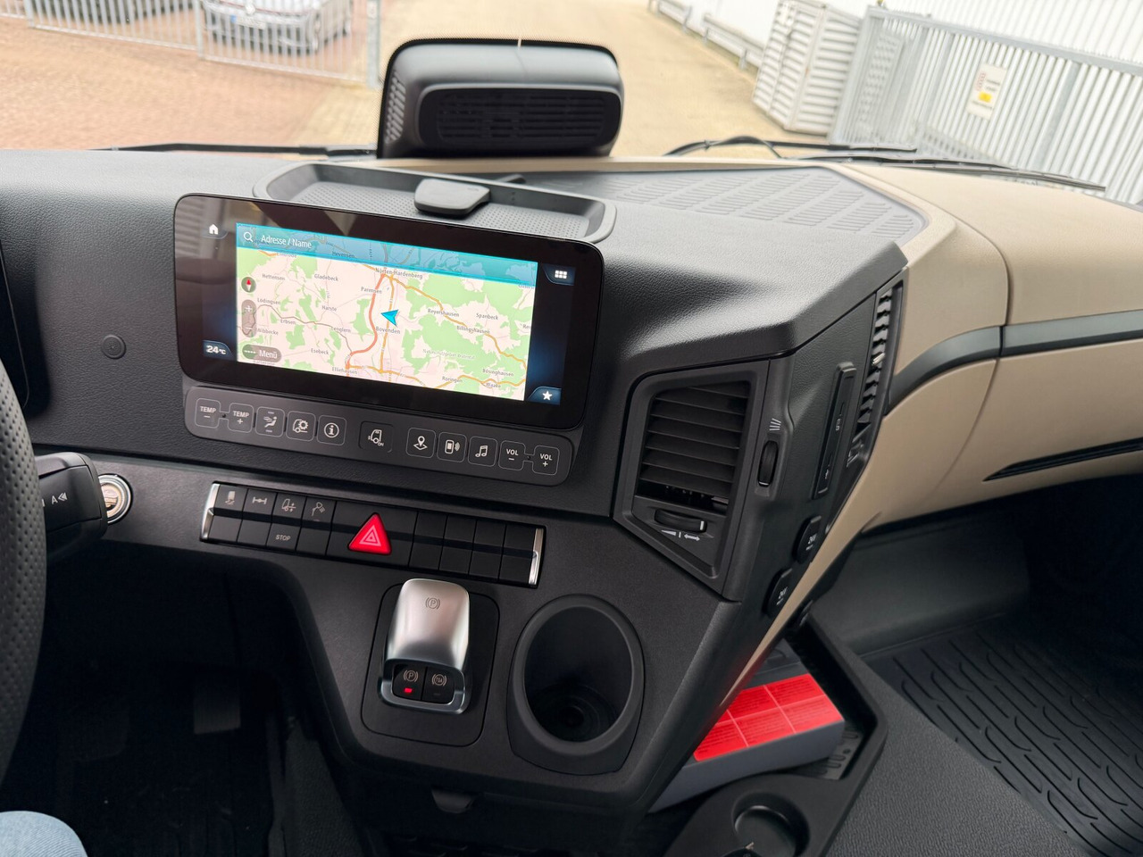 Mercedes-Benz Actros 1853 LS 4x2 Actros 1853 LS 4x2, Retarder, Navi, MultimediaCockpit, Hydraulik - Tractor unit: picture 4 Mercedes-Benz Actros 1853 LS 4x2 Actros 1853 LS 4x2, Retarder, Navi, MultimediaCockpit, Hydraulik - Tractor unit: picture 4