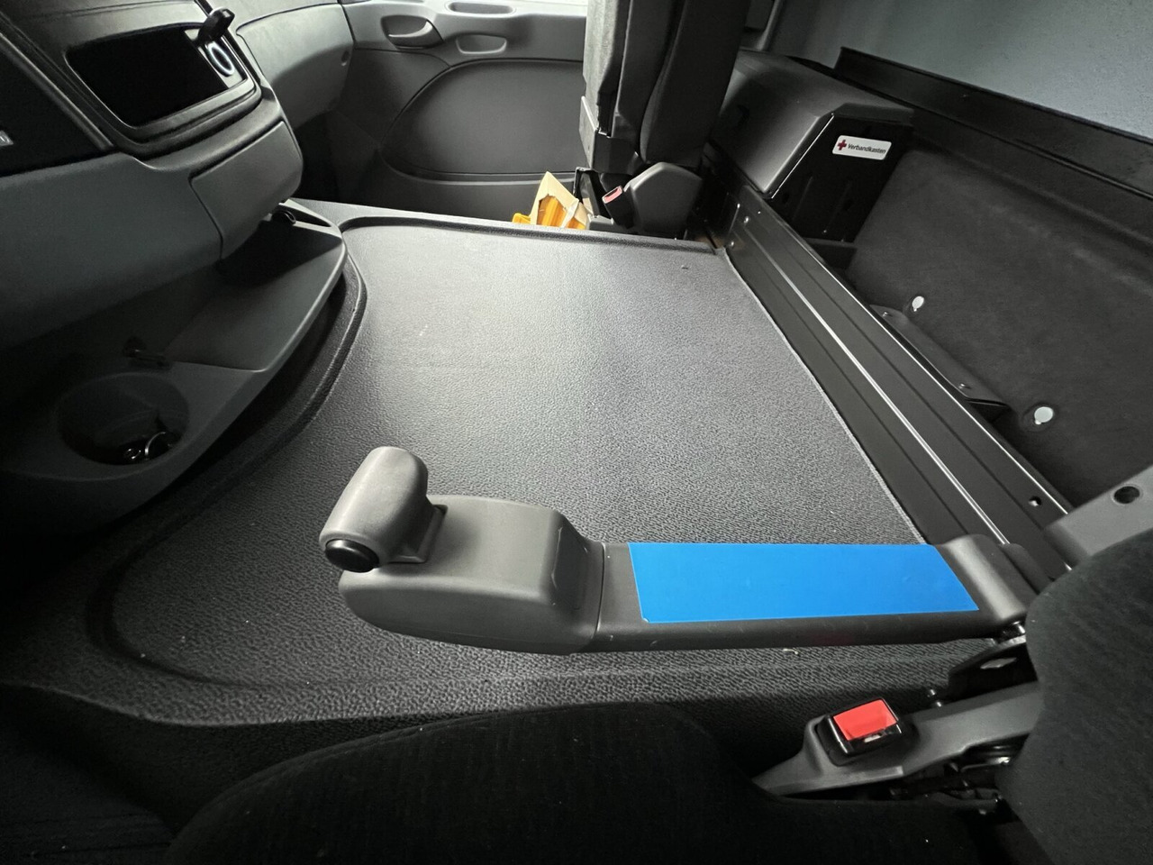 Mercedes-Benz Actros 2141 K 4x2 Actros 2141 K 4x2 - Tractor unit: picture 3 Mercedes-Benz Actros 2141 K 4x2 Actros 2141 K 4x2 - Tractor unit: picture 3